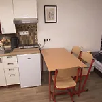 School Apartment - Your Unique Place In Prague By Metro Vysehrad